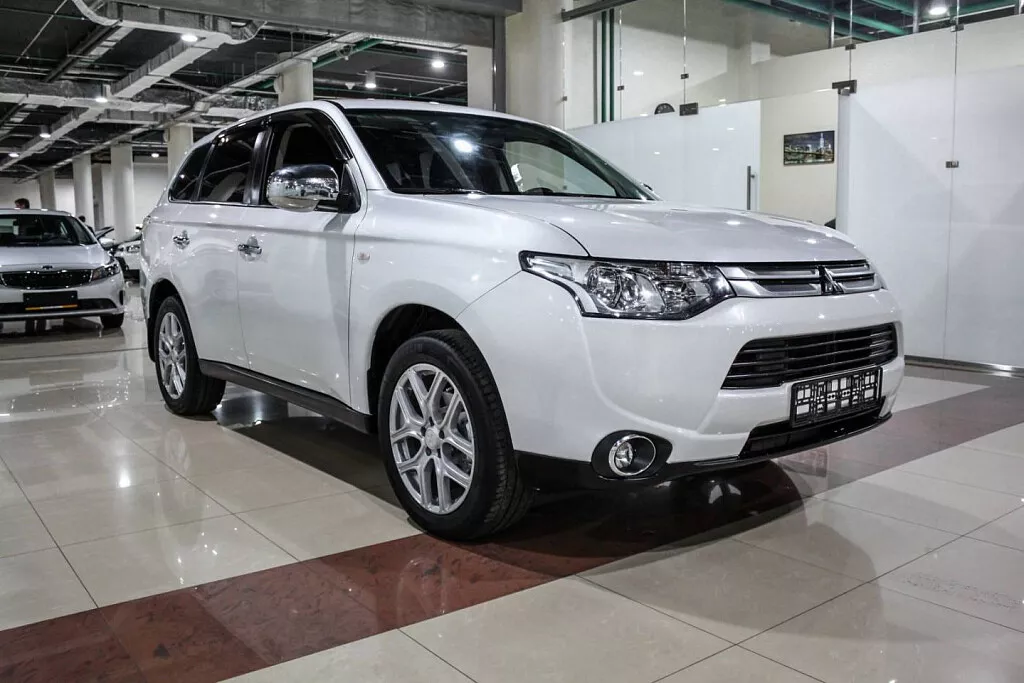 Купить Outlander с пробегом