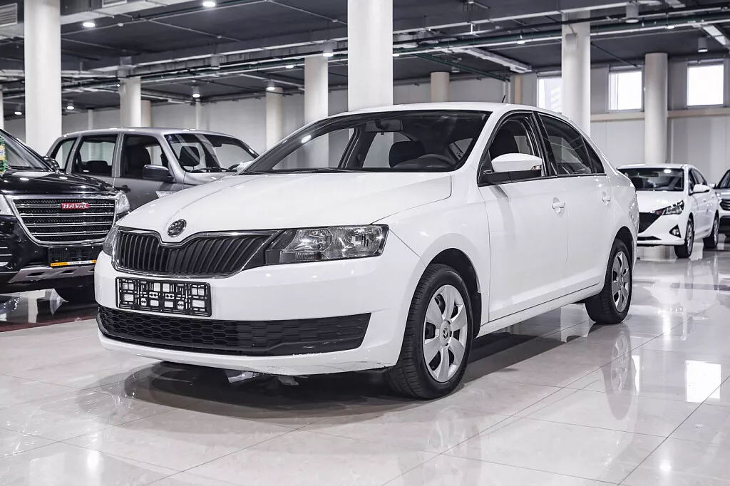 Купить Rapid с пробегом